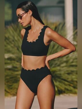 Beach Riot Madison Scallop Bikini Top, BRAND NEW, Size Large, $98